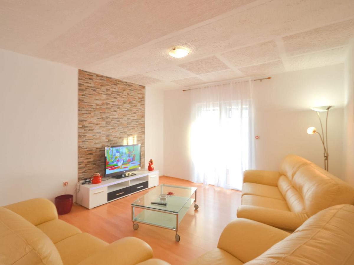 Frane By Interhome Holiday home Lisane Tinjske